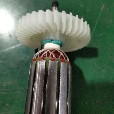 尼龙与不锈钢的粘接用什么胶水粘接？